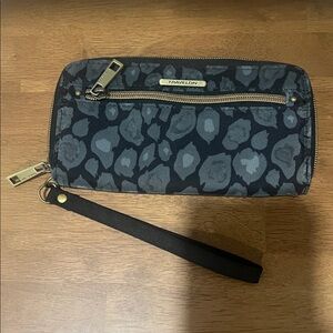 Travelon Leopard Print Wristlet Wallet